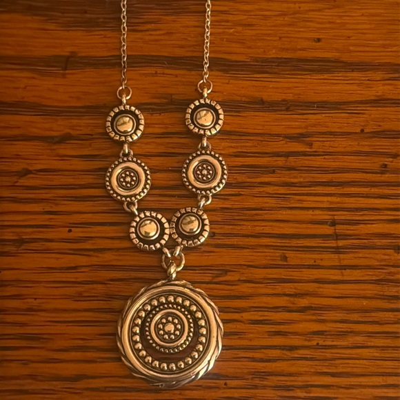 Brighton Halo necklace - Picture 3 of 3
